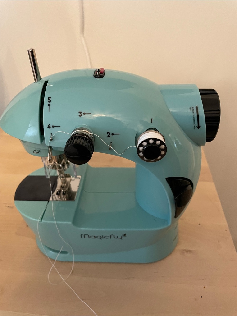 Mini Sewing Machine - Picture 5 of 5